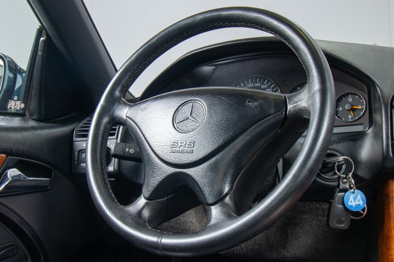 Mercedes-Benz SL 320 V6