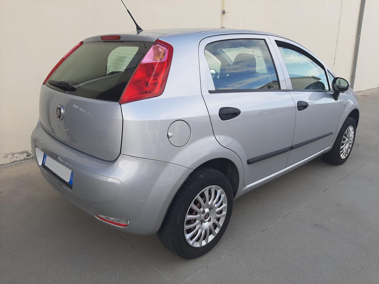 Fiat Punto 1.4 77cv 5p Natural Power Street