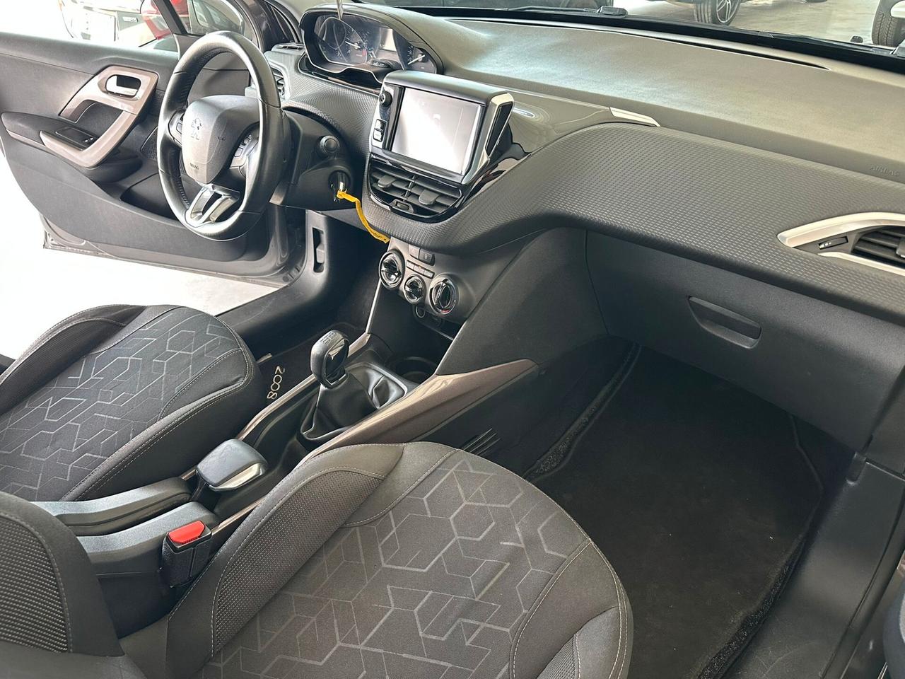Peugeot 2008 BlueHDi 75 Active 2015