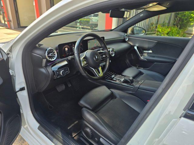MERCEDES-BENZ A 200 d Automatic LED Ambient 64 MBux Navi NIGHT Pack 18