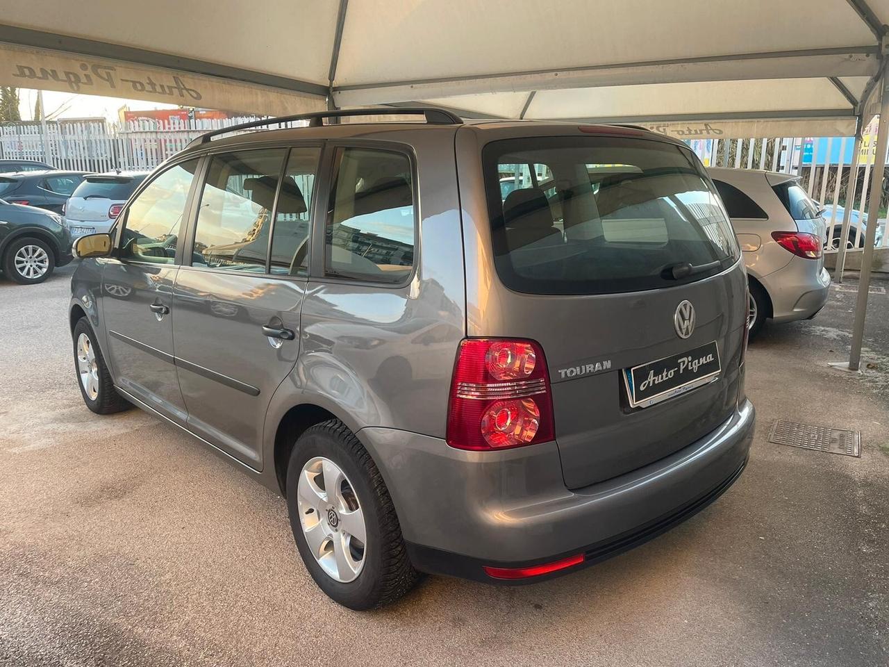 Volkswagen Touran 1.6 Trendline GPL