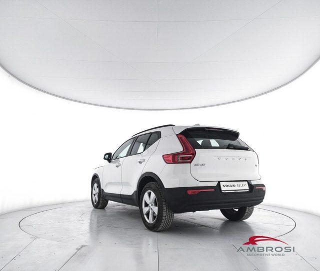 VOLVO XC40 T2 Momentum Core