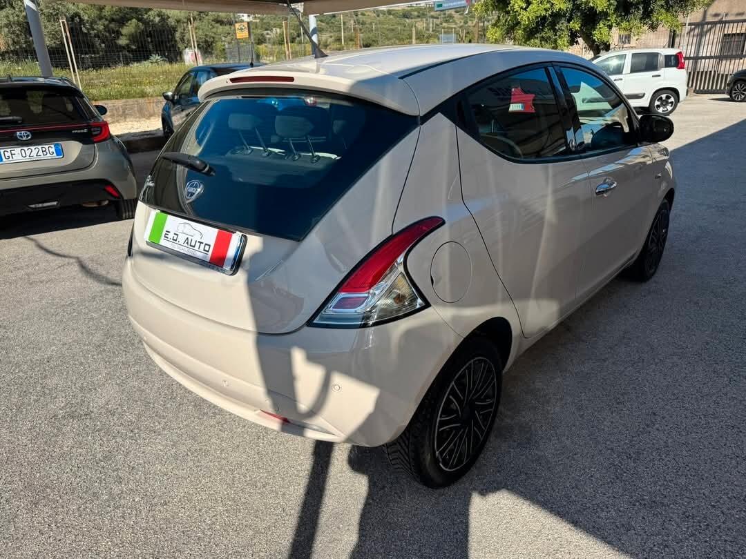 LANCIA YPSILON 1200BENZINA/GPL ECOCHIC UNICO PROPRIETARIO