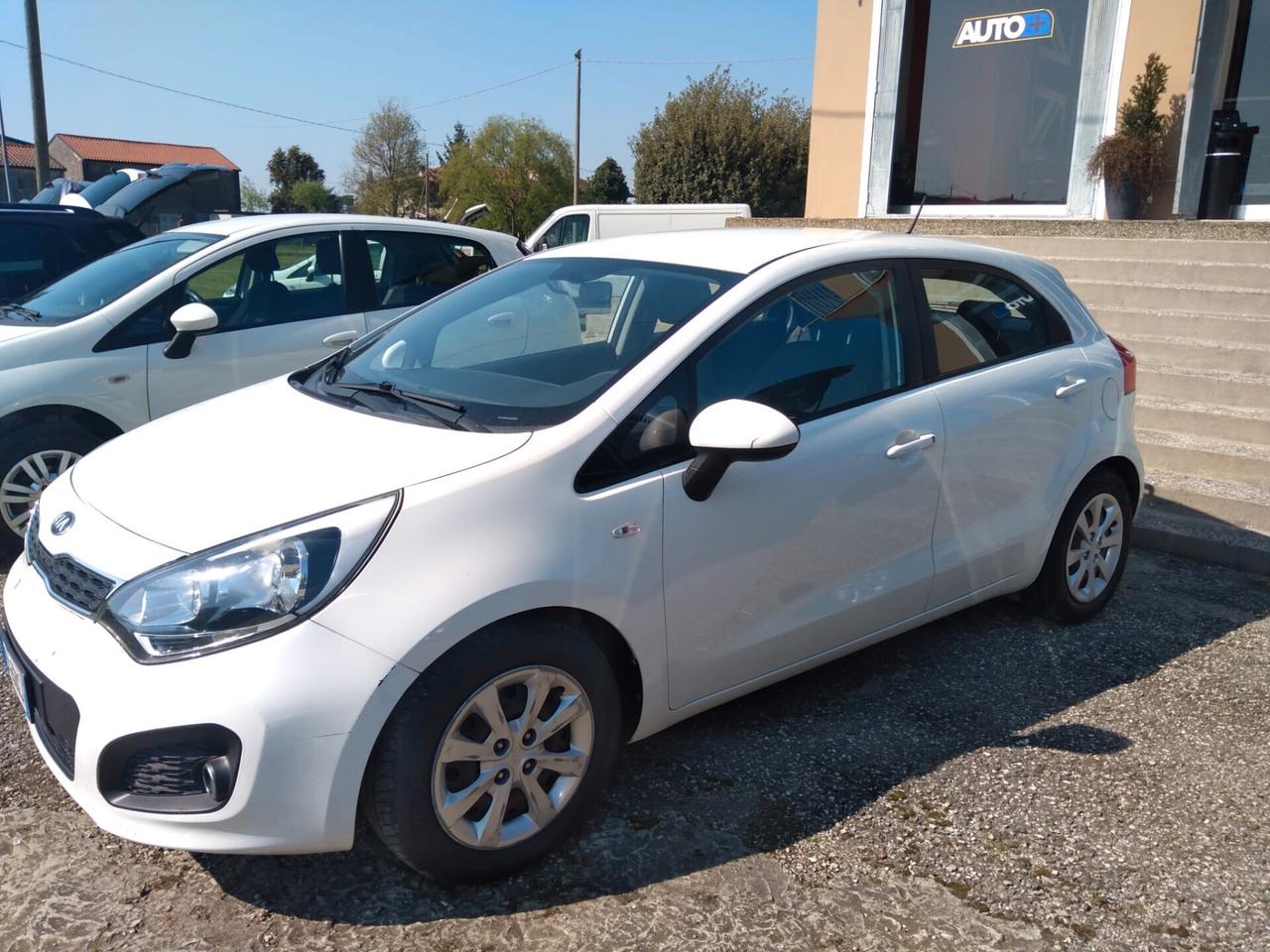 INTERAMENTE FINANZIABILE kia RIO GPL permute