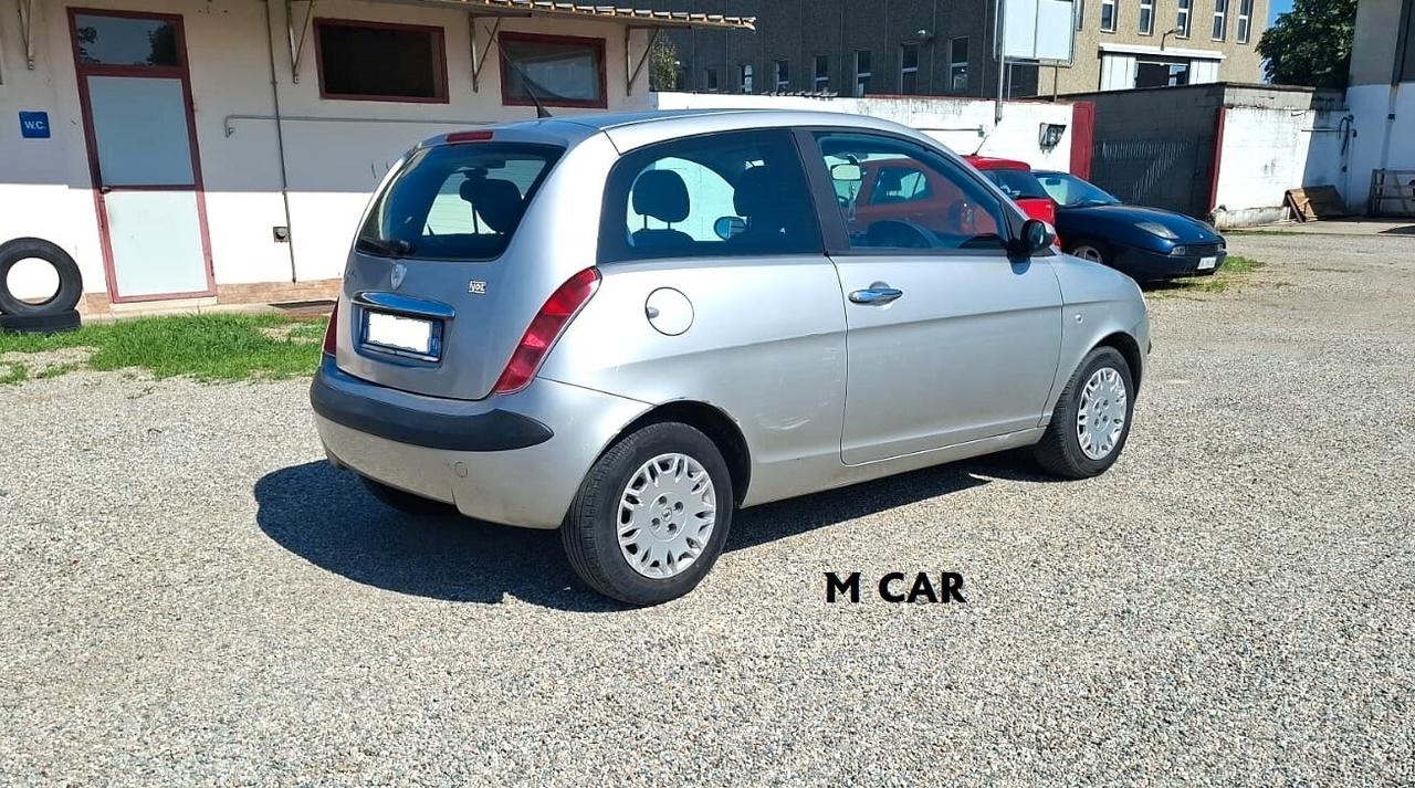 Lancia Ypsilon 1.2 16V Platino