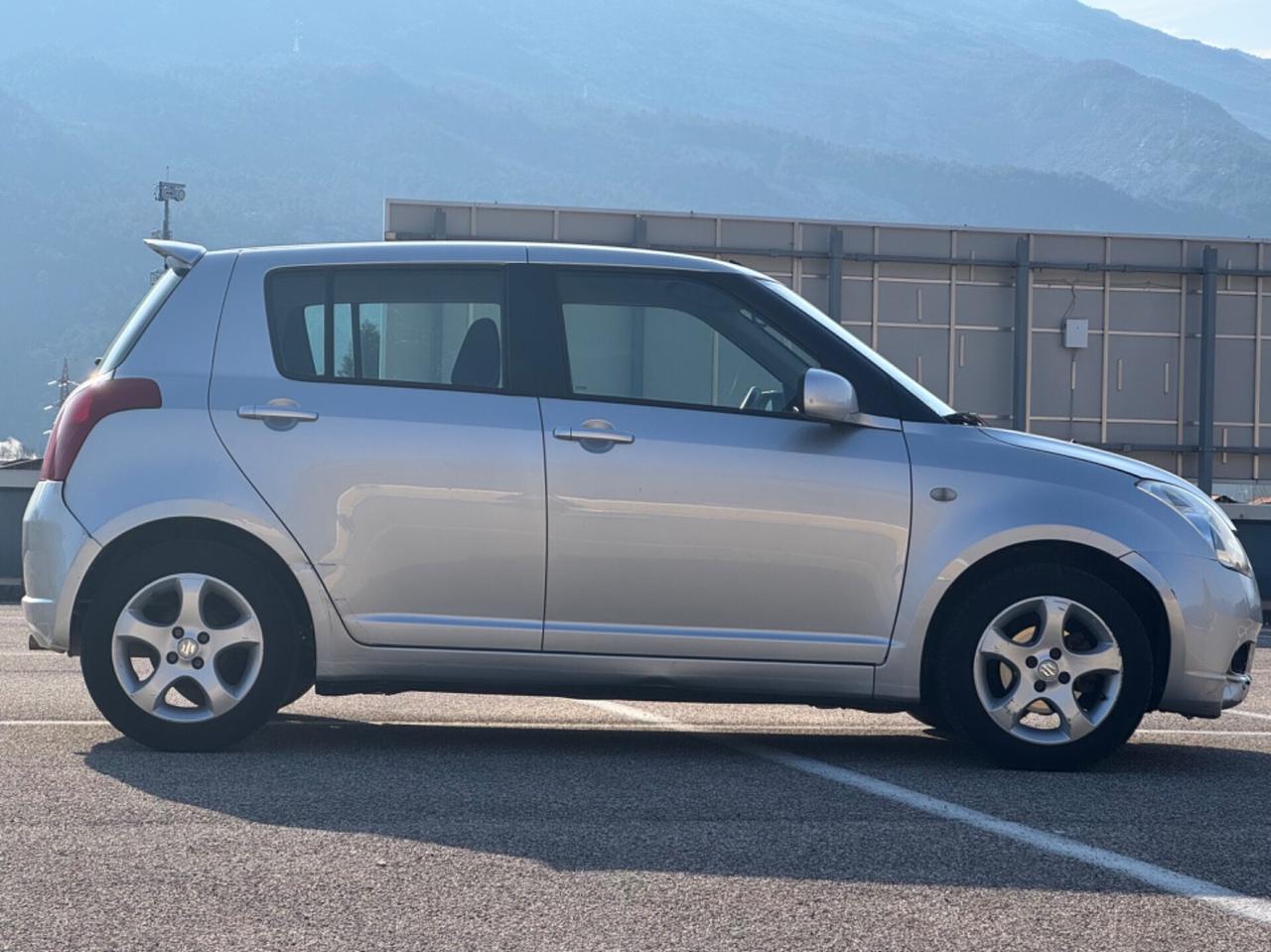 Suzuki Swift 1.3 Neopatentati CAMBIO AUTOMATICO