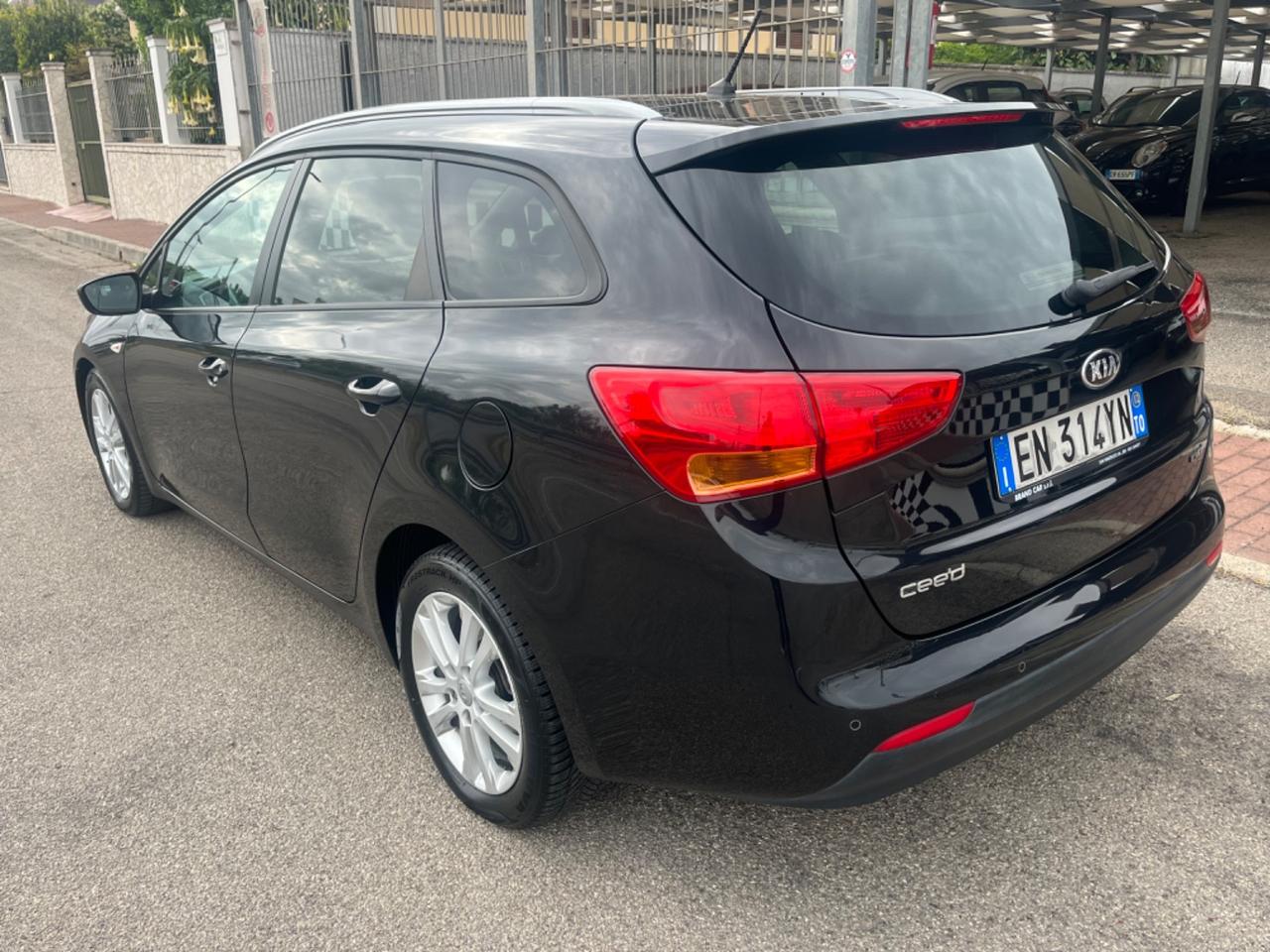 Kia Ceed 1.4 CRDi SW Cool Unipro 2012