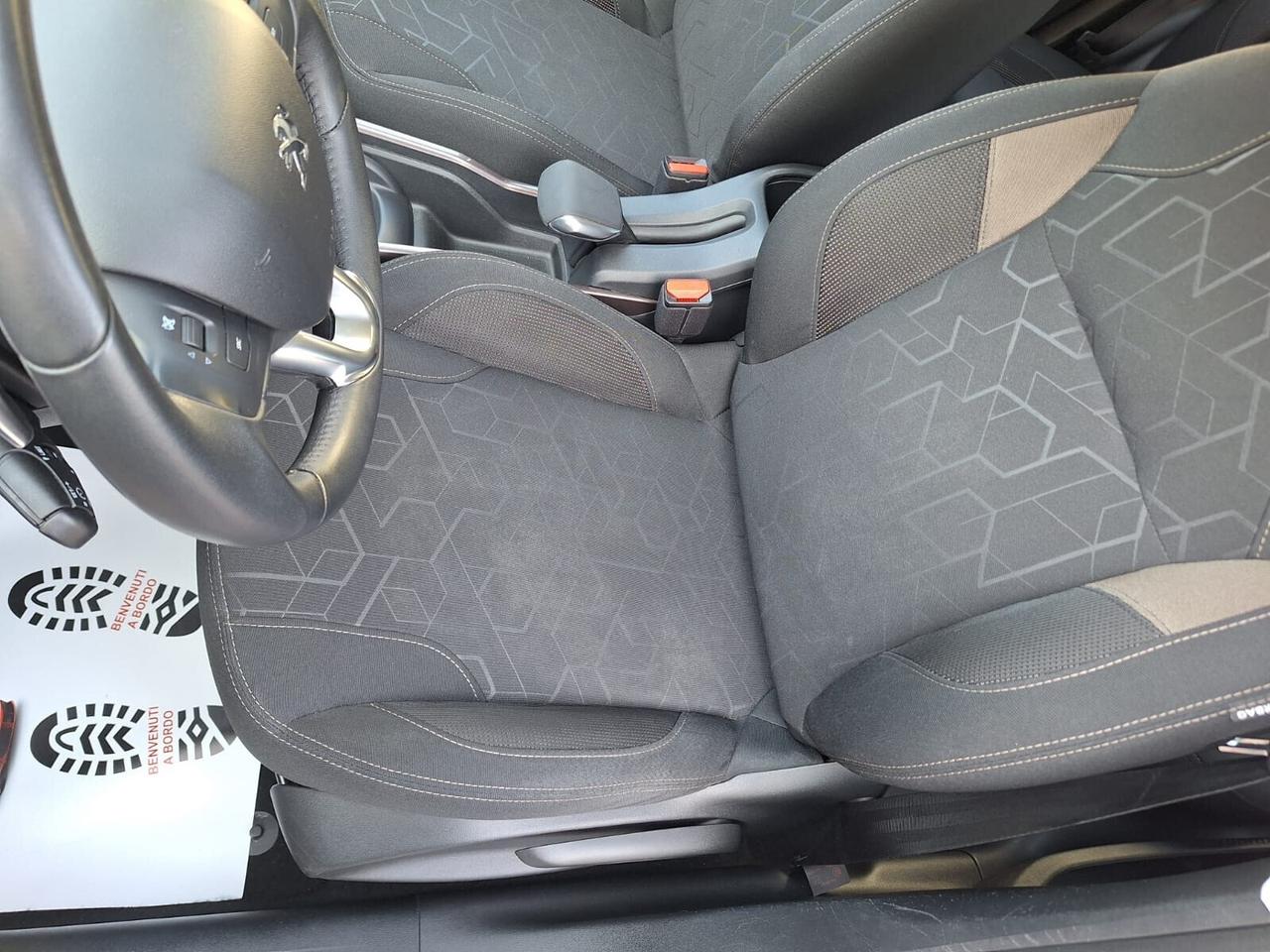 Peugeot 2008 1.2 VTi 82CV *AUTOMATICO