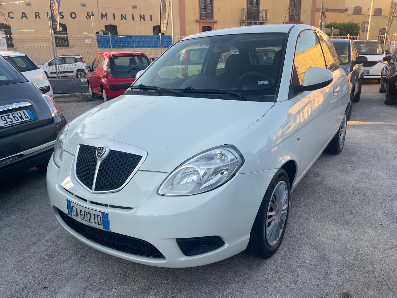 Lancia Ypsilon 1.2 Argento