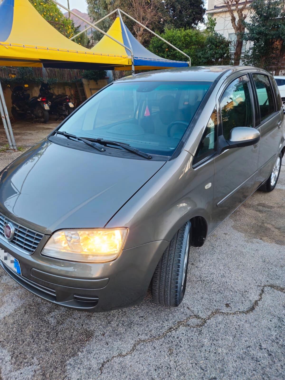 Fiat Idea 1.4 16V S&S BlackEnergy