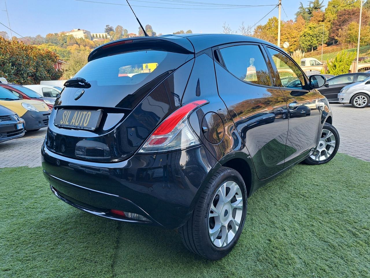 Lancia Ypsilon 1.2 BENZ 69 CV 5 porte Platinum /OK NEOPATENTATI /EURO6