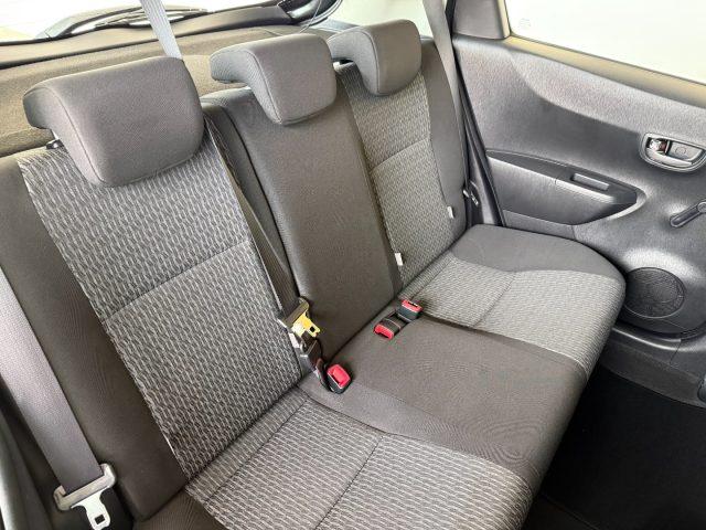 TOYOTA Yaris 1.0 5 porte Active NEOPATENTATI / PREZZO REALE