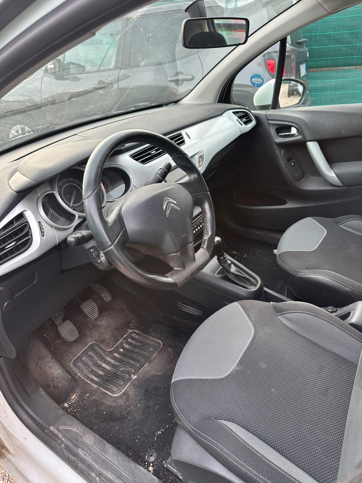 Citroen C3 1.1 Exclusive LEGGI