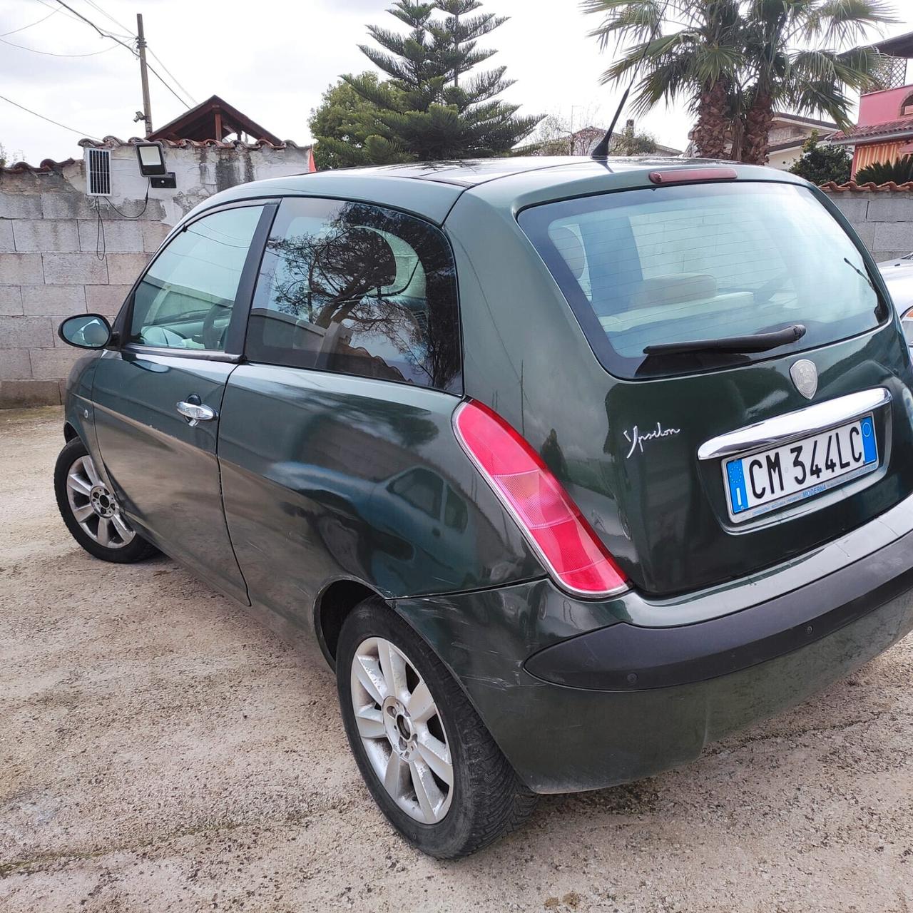 Ypsilon 1.2 IN PELLE TOTALE