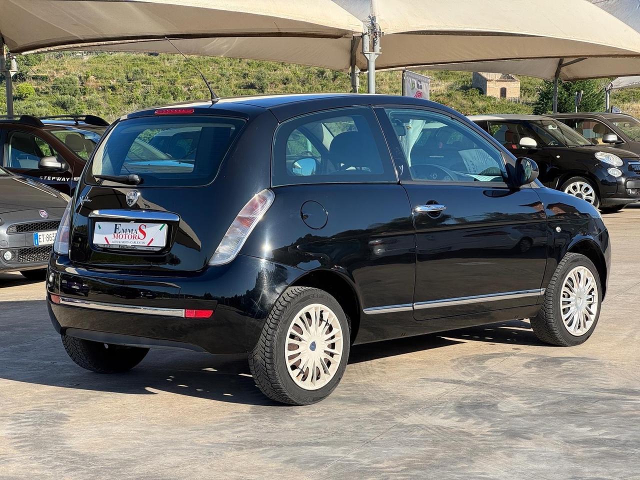 Lancia Ypsilon 1.2 69 CV Unyca