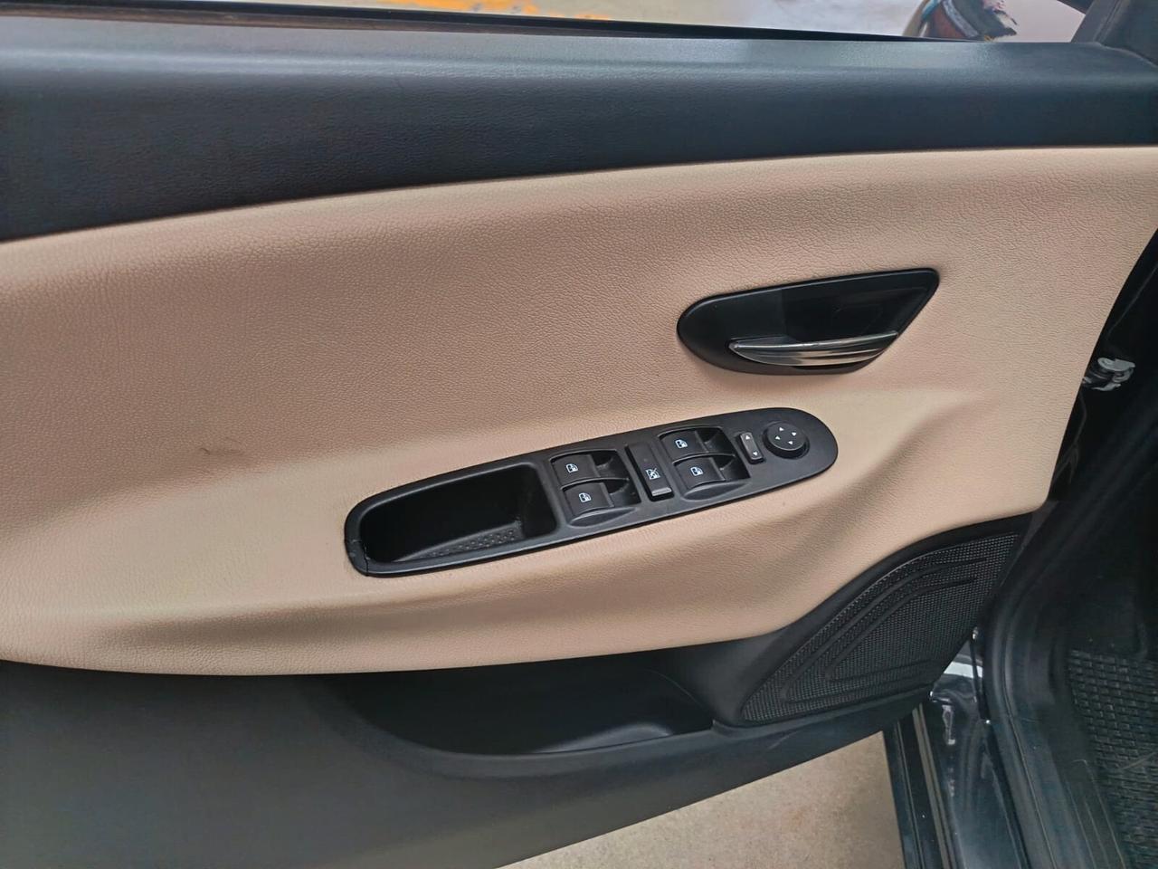 Lancia Ypsilon 0,9 bz/metano 63kW 03-2013