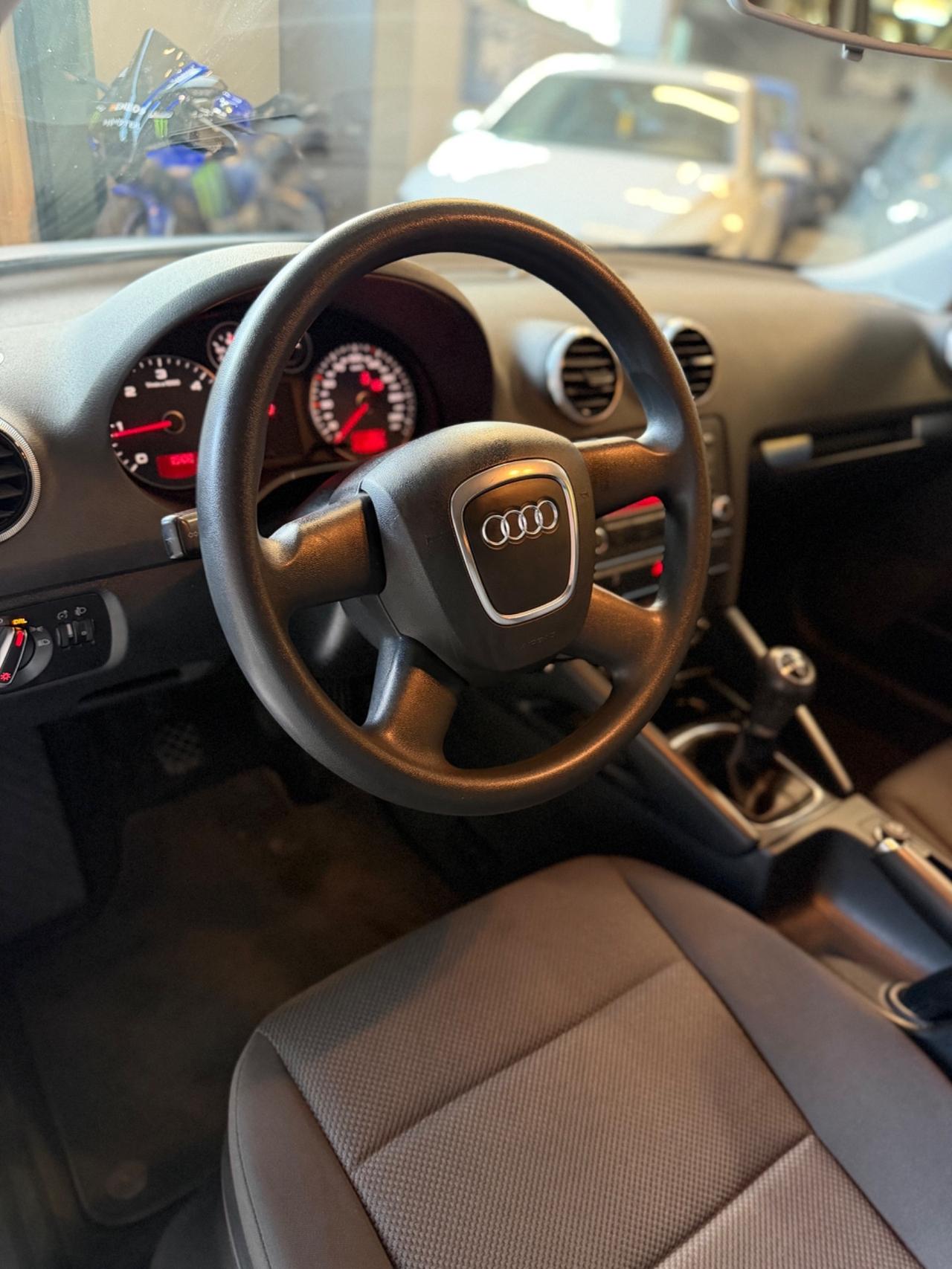 Audi A3 SPB 1.6TDI ATTRACTION NEOPAT KMCERT GARANZ