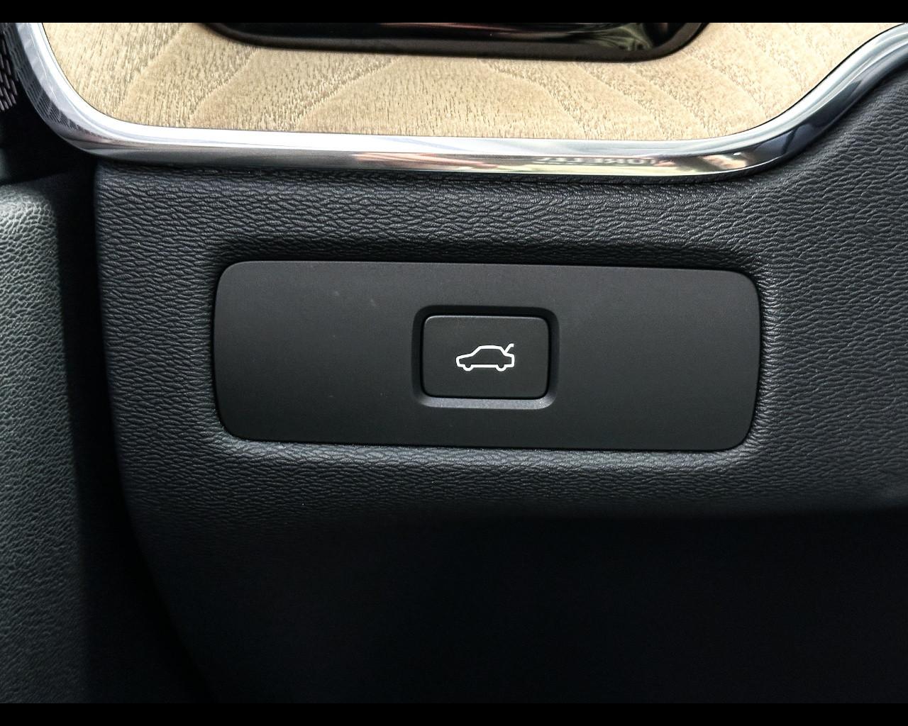 VOLVO XC60 Plus Bright B5 AWD AUT