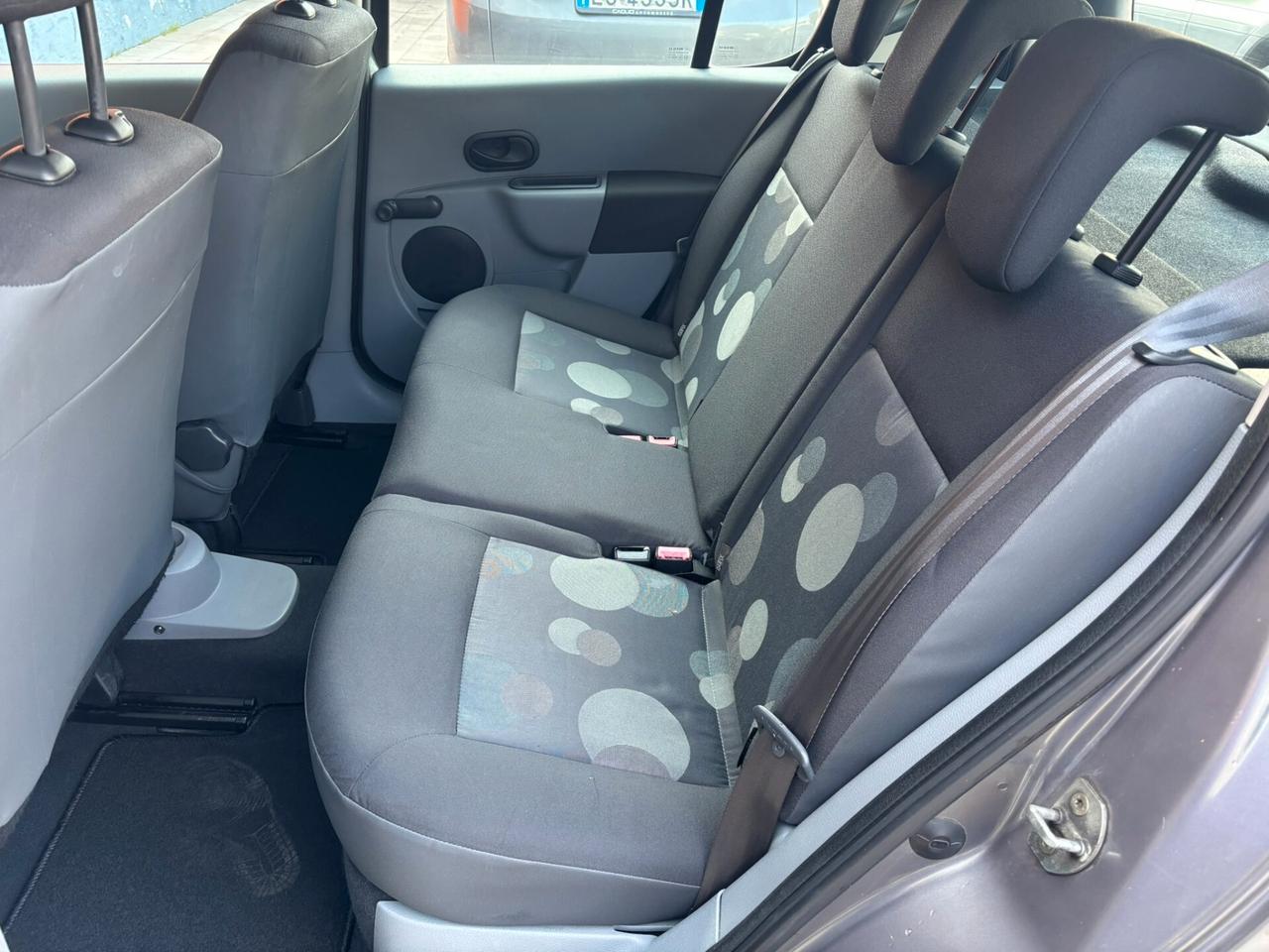 Renault Modus 1.2 16V Saint Tropez