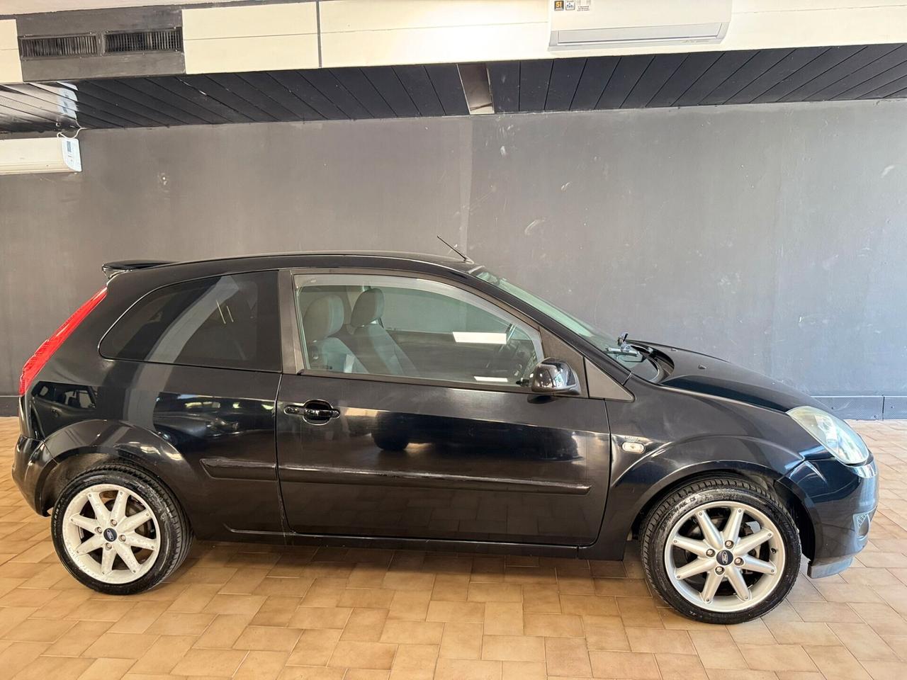 Ford Fiesta 1.2 16V 3p. Ghia