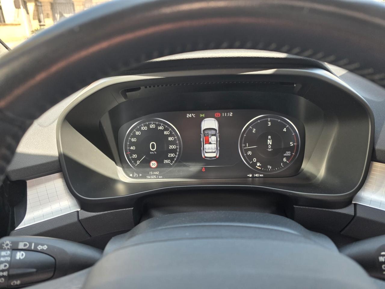 Volvo XC40 D3 Tettuccio HARMAN kardon