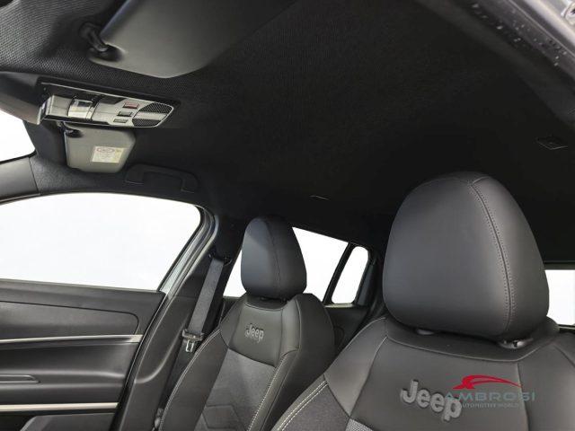 JEEP Avenger E-Hybrid Summit