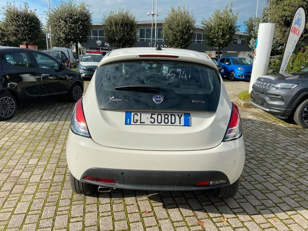 Lancia Ypsilon 1.0 FireFly 5 porte S&S Hybryd Gold