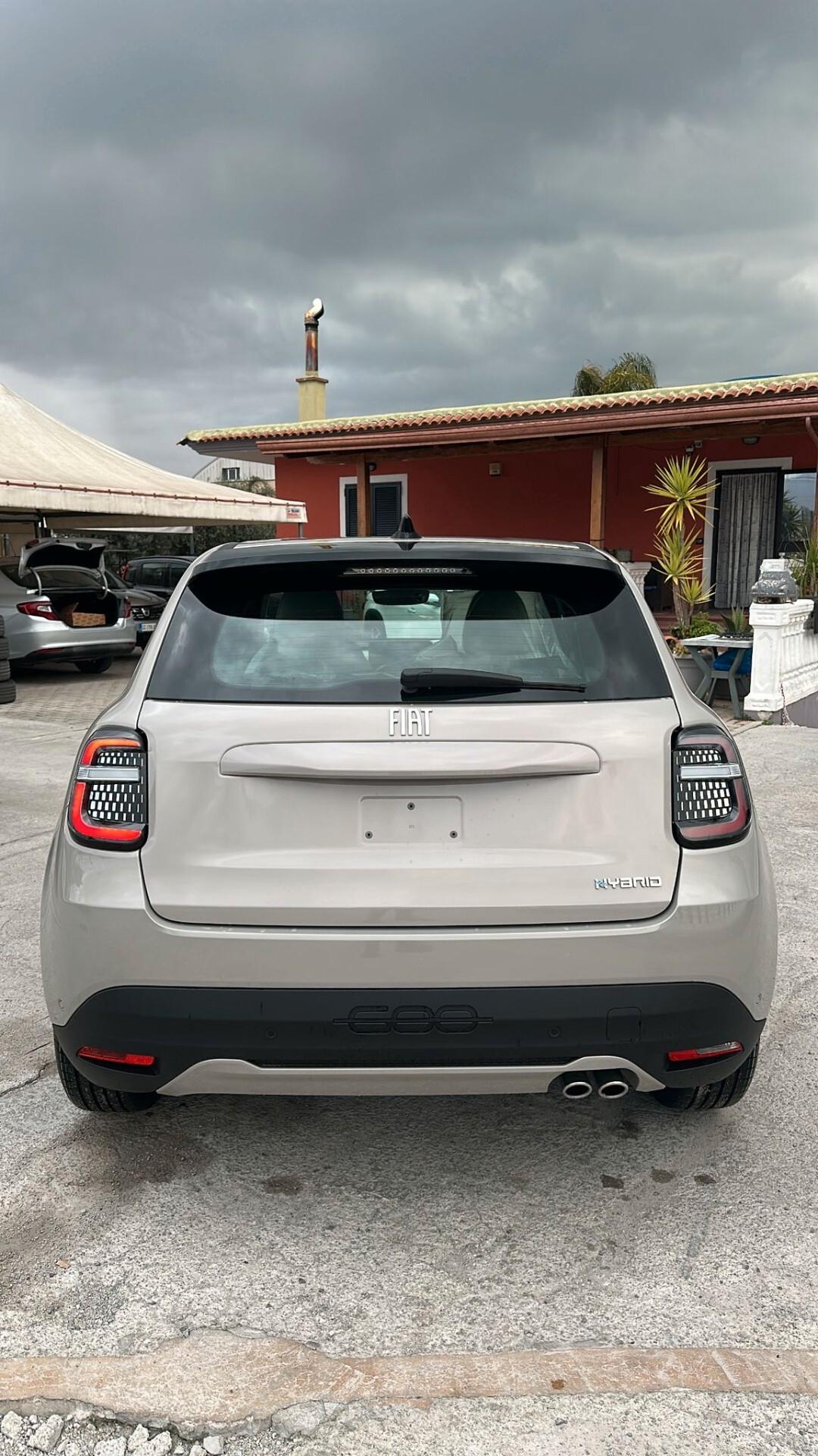 Fiat 600 Hybrid 145 CV CAMBIO AUTOMATICO "ICON"