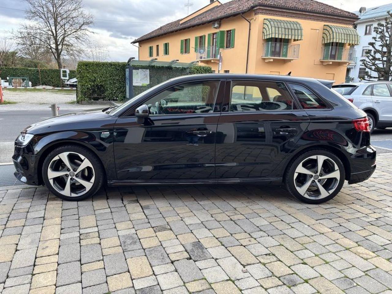 Audi A3 SPB 2.0 TDI S Line S tronic FULL LED-NAVI-18"