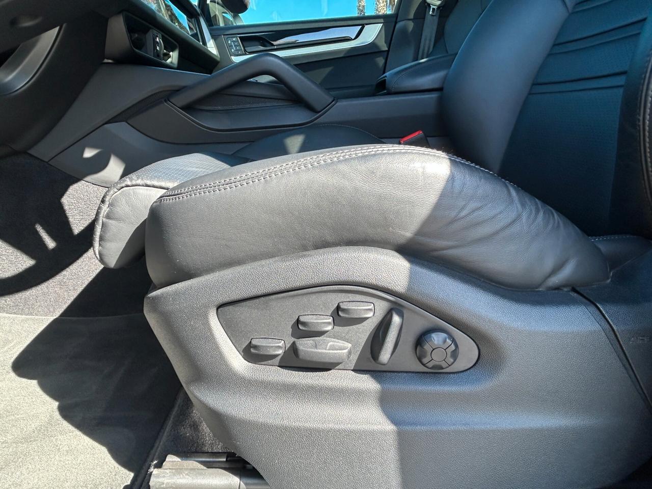 Porsche Cayenne Coupe 3.0 e-hybrid tiptronic