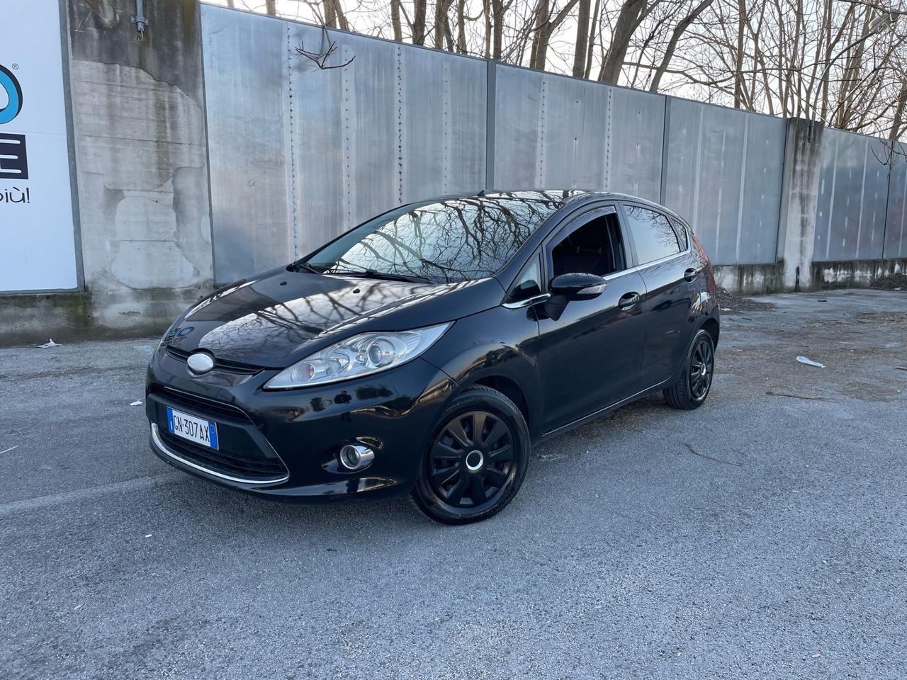 Ford Fiesta 1.4 Bz.- GPL Titanium 5porte Immacolata