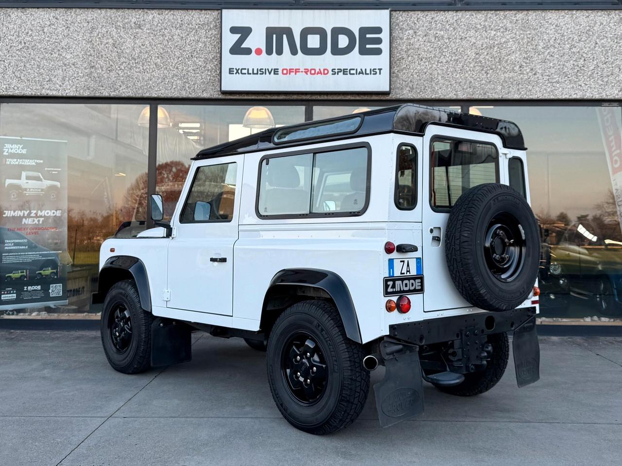 Land Rover Defender 90 2.2 TD4 Station Wagon N1