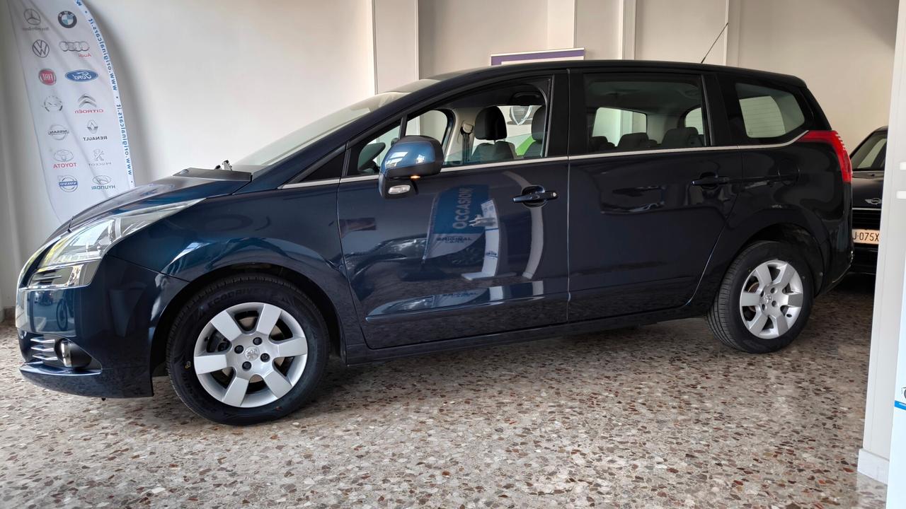 Peugeot 5008 1.6 HDi 112CV Active Mix