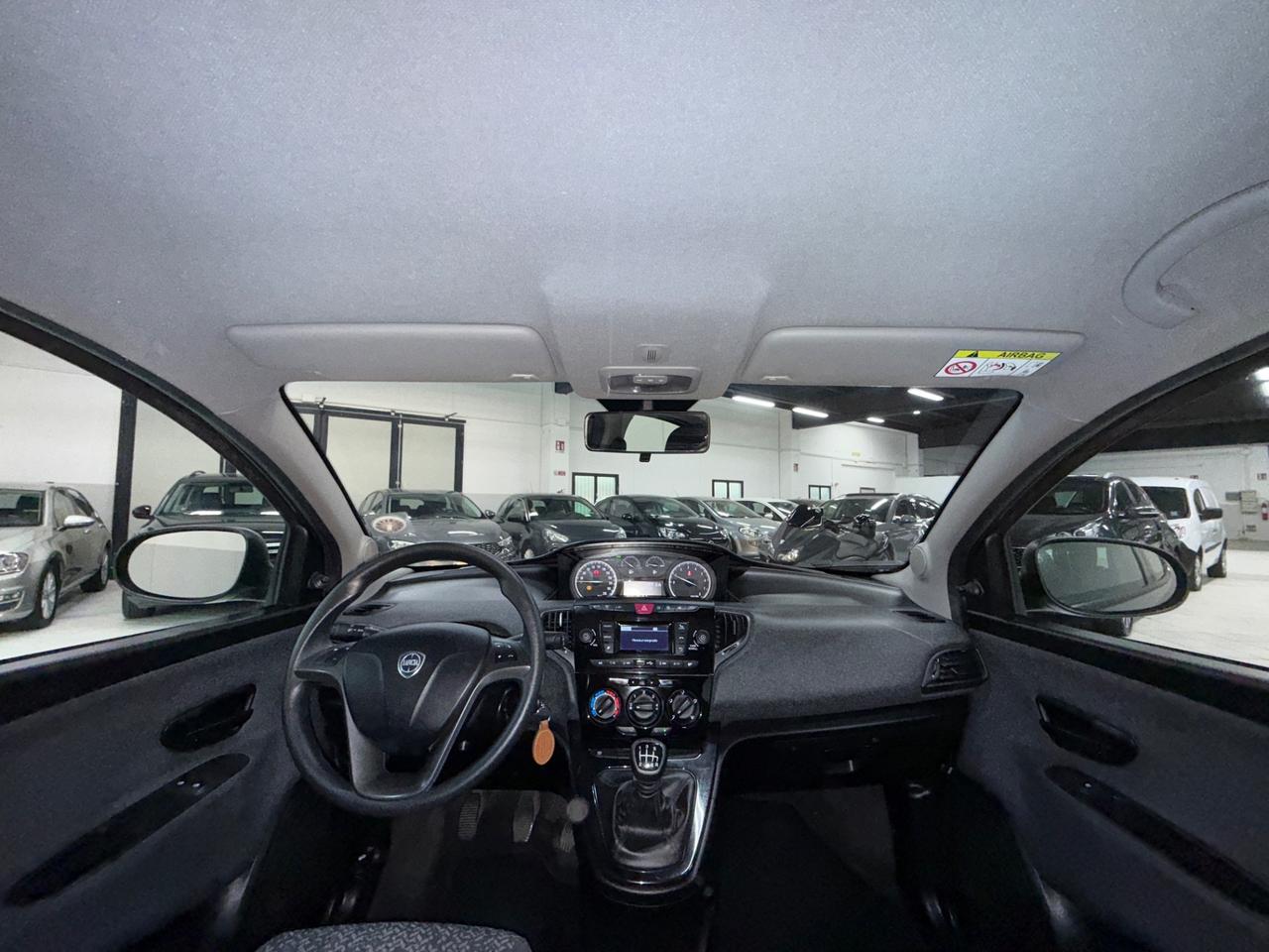 Lancia Ypsilon