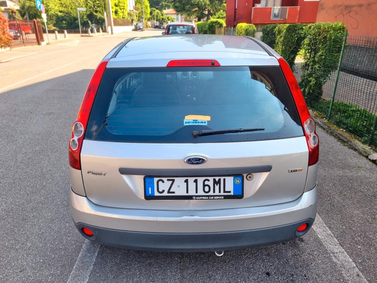 Ford Fiesta 1.4 TDCi 5p. ADATTA AI NEOPATENTATI