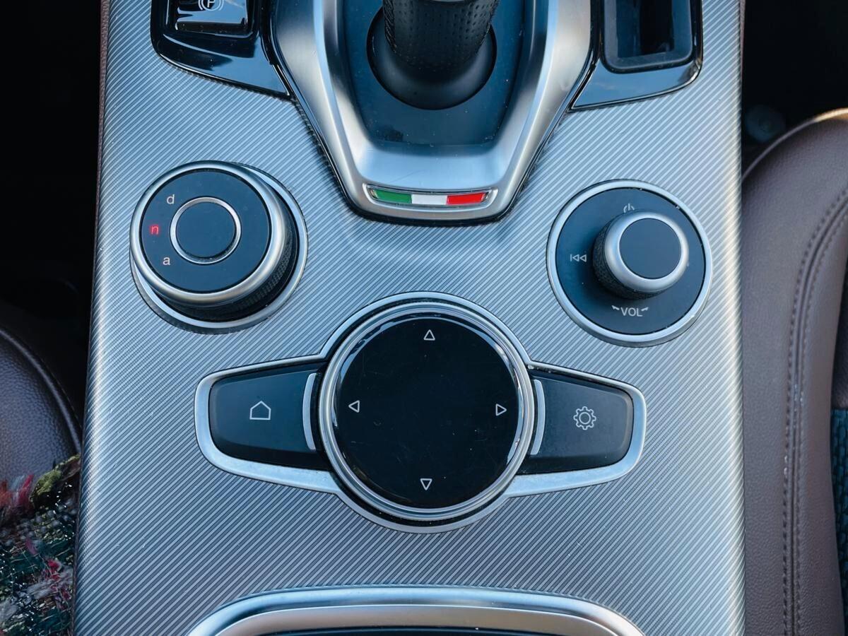 Alfa Romeo Stelvio 2.2 Turbodiesel 190 CV AT8 Sprint
