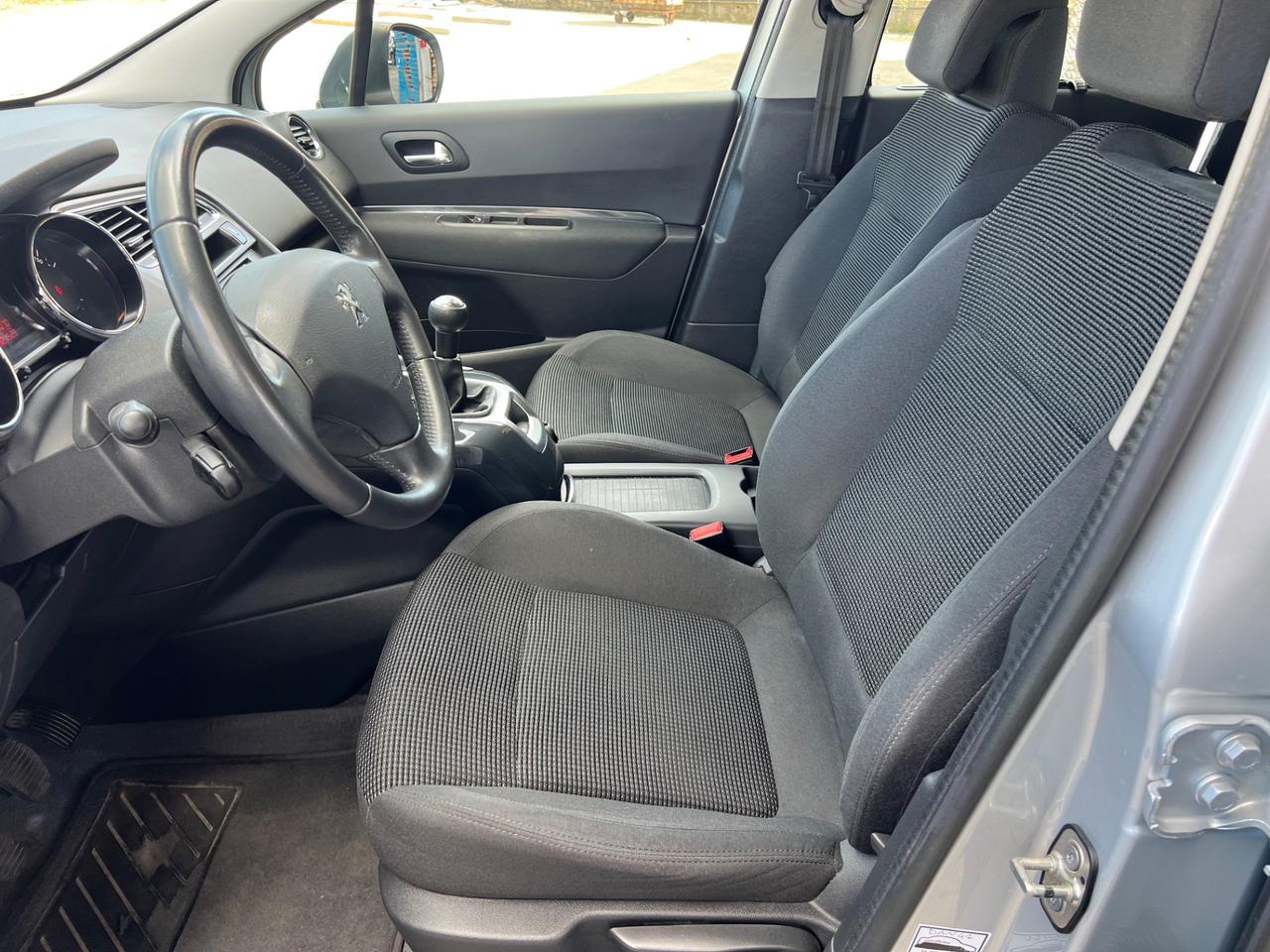 Peugeot 5008 1.6 VTi 120CV 7 POSTI - GANCIO TRAINO
