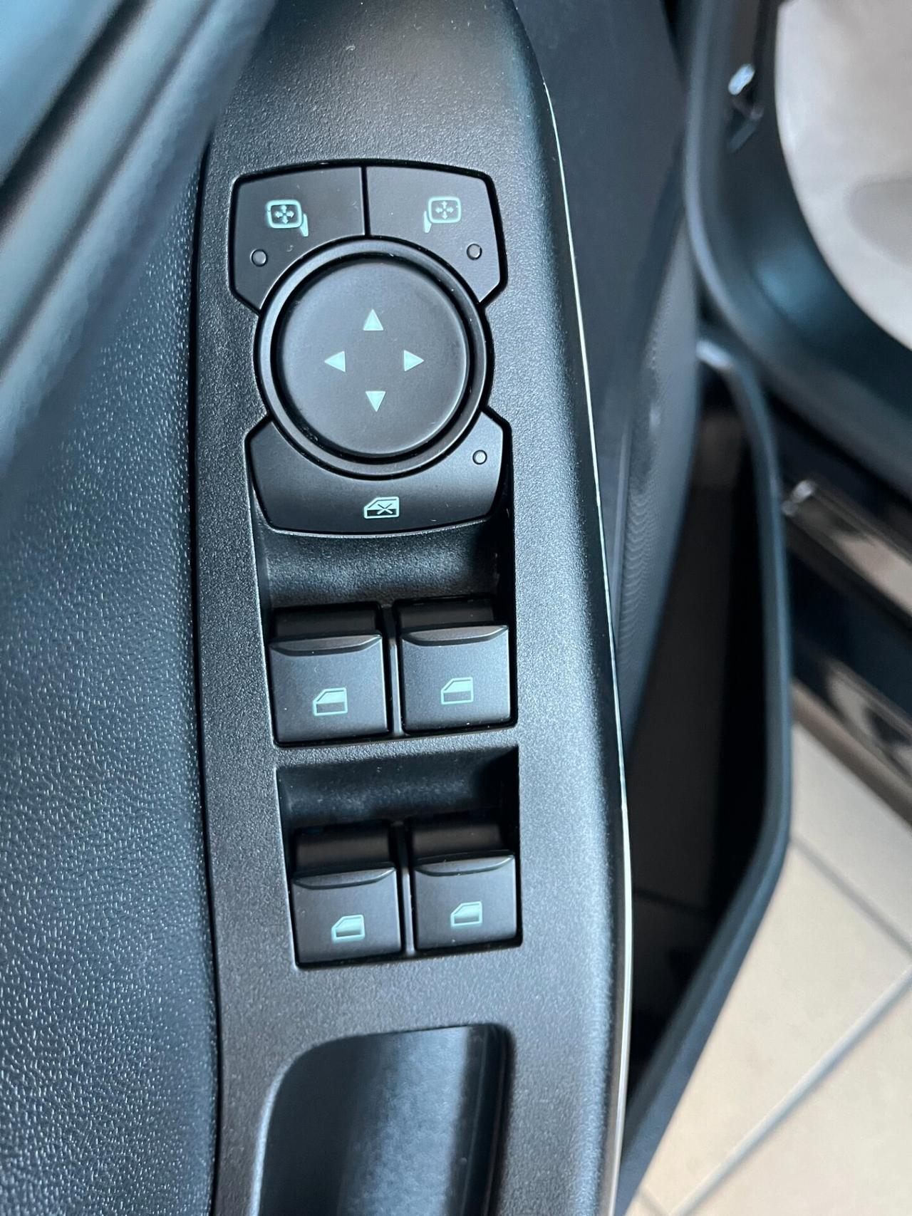 Ford Fiesta 1.0 Ecoboost Hybrid 125 CV 5 porte ST-Line