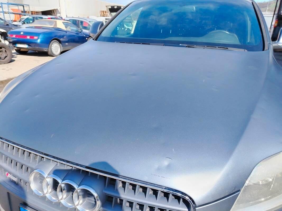 Audi Q7 3.0 V6 tdi quattro tiptronic