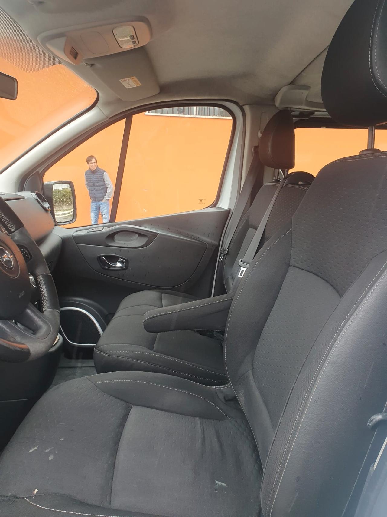 Opel Vivaro 9 posti