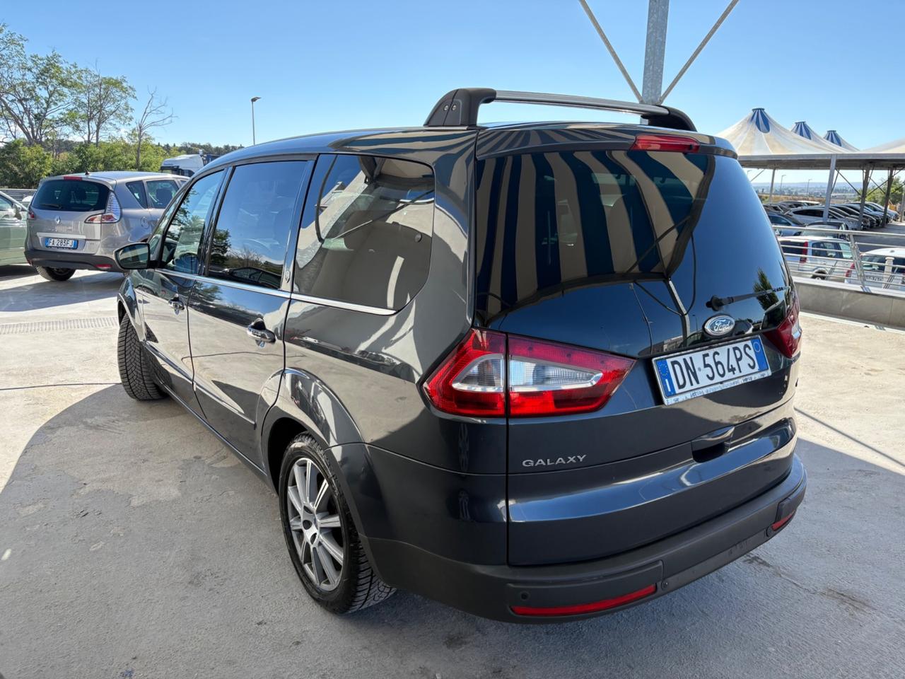 Ford Galaxy 2.0 TDCi 140 CV Ghia DPF