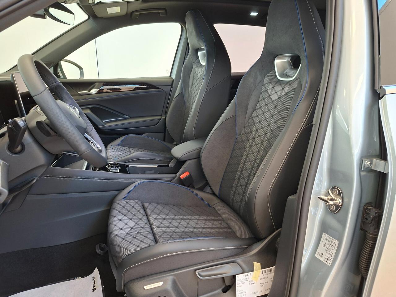 Volkswagen Tiguan 2.0 TDI 150 CV DSG R-Line Plus NUOVA