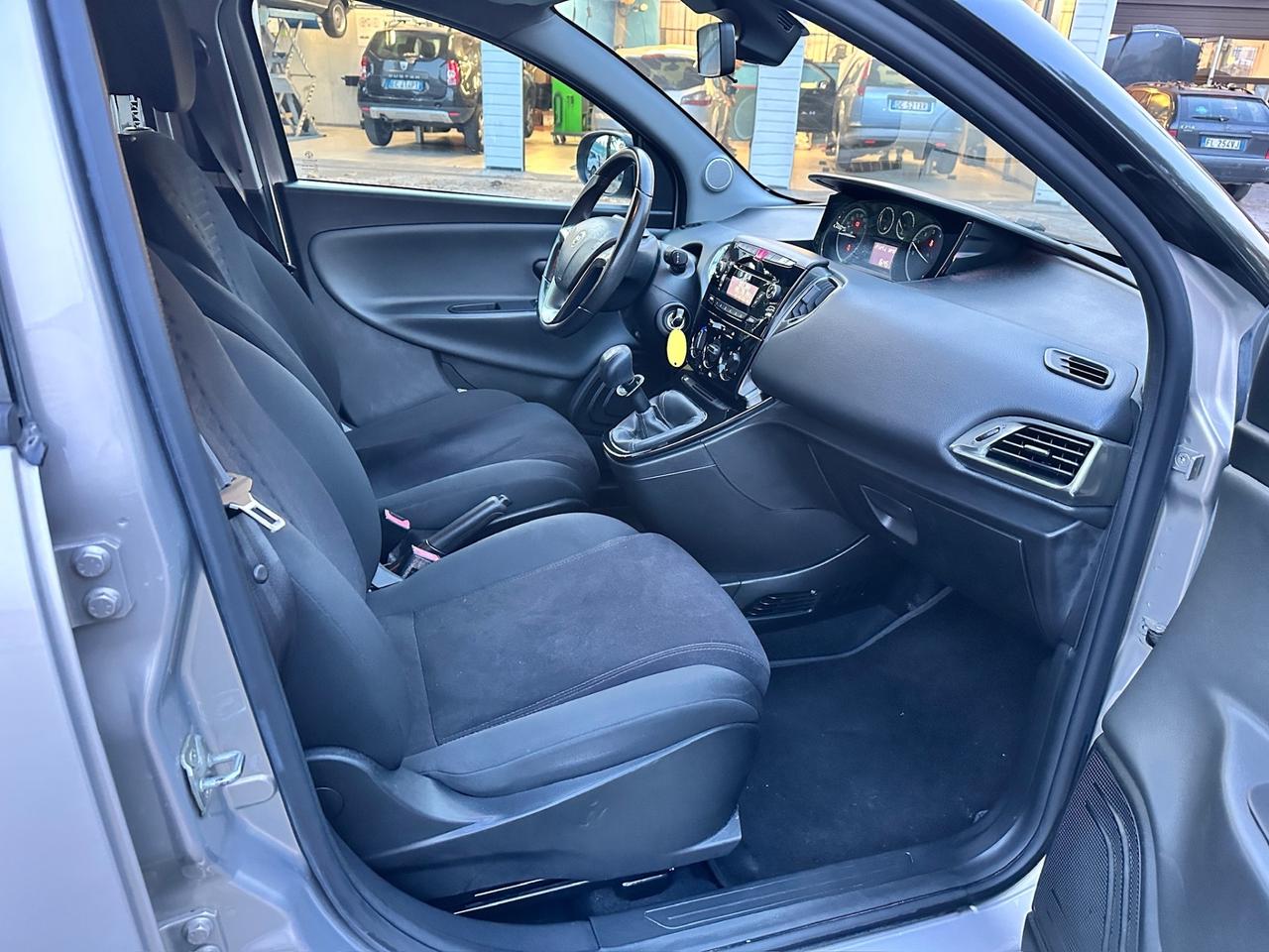 Lancia Ypsilon 1.2 69 CV Platinum Solo 115mila km