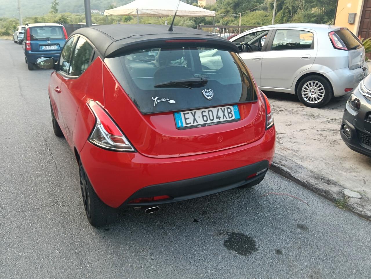 Lancia Ypsilon 1.2 69 CV 5 porte S&S Silver