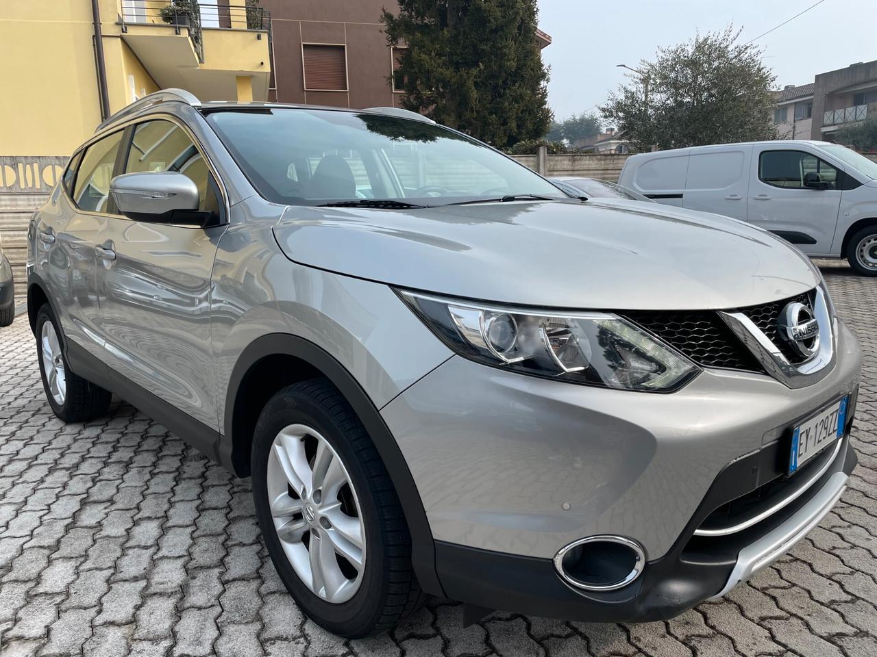 Nissan Qashqai 1.5 dCi DPF Tekna NAVI RETROCAMERA