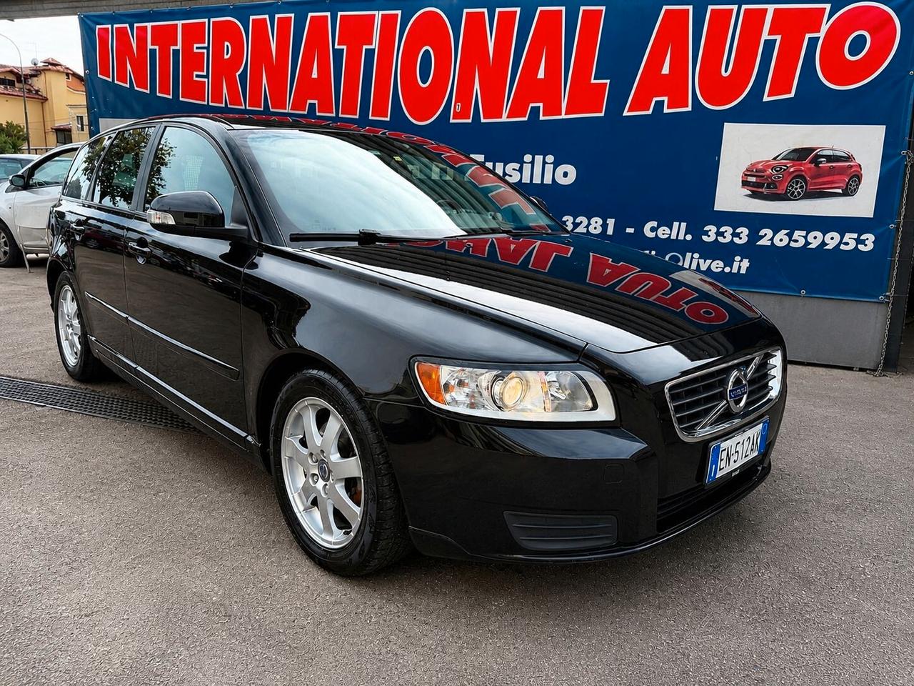 VOLVO V 50