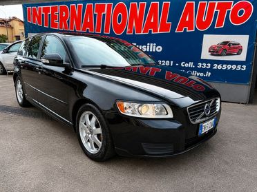 VOLVO V 50