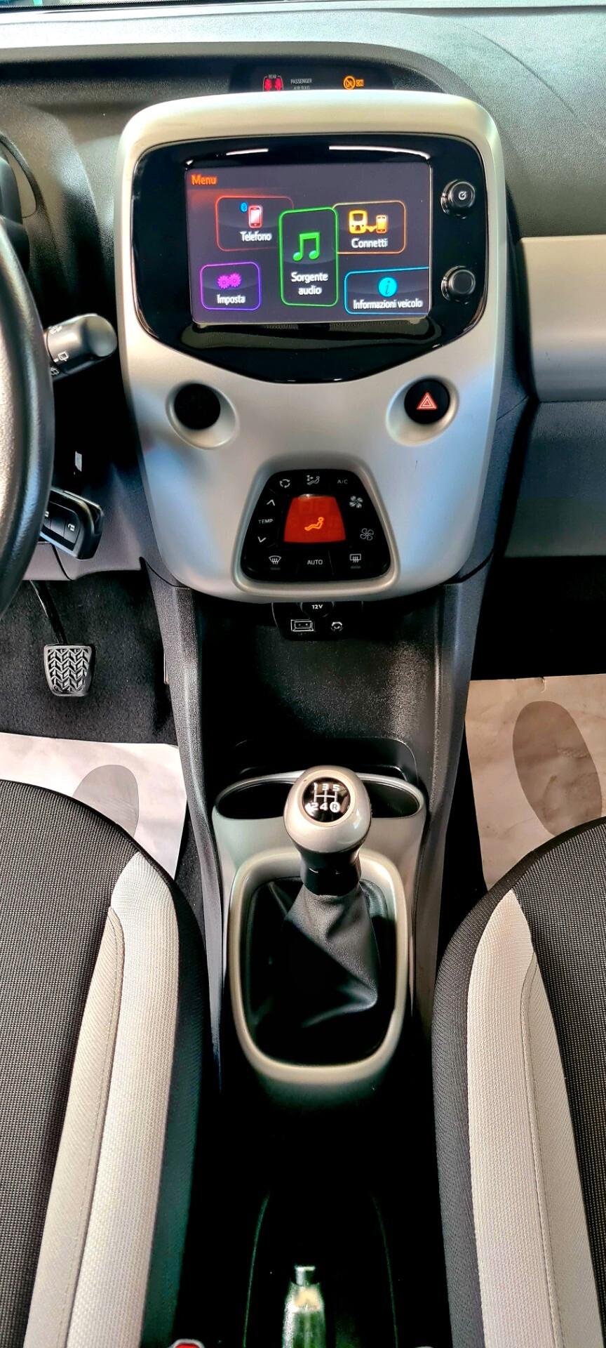 TOYOTA AYGO 1.0 BENZINA KM 76 MILA OK NEOPATENTATI