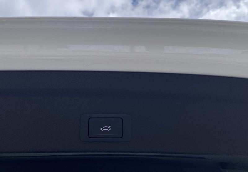 Audi Q3 SPB S Line interno ed esterno 2.0 TDI 200CV S-Tronic quattro 40