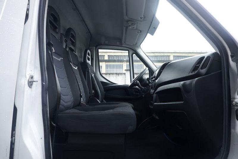 Iveco Daily Iveco Daily 33S12 2.3 HPT PC Cabinato Coimentato + IVA